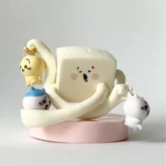 ちいかわ　討伐シーン　フィギュア　豆腐擬態型