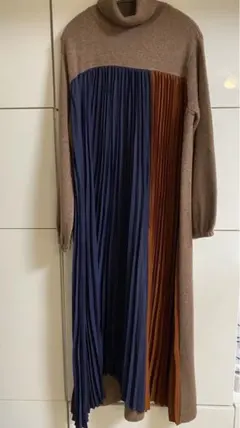 ❣️❣️再値下げします❣️❣️ タートルネック プリーツ ロングワンピース