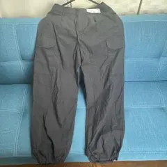 UNIQLO ブラック カーゴパンツ Mサイズ　未使用