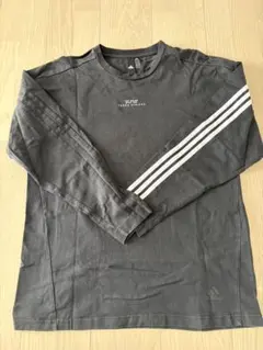 adidas ブラック 長袖Tシャツ