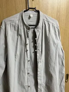 COMOLI グレー バンドカラーシャツ