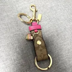 未使用級✨シグネチャー ティー ローズ バッグ チャーム バーガンディ