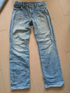 【リーバイス】ライトブルーダメージデニムパンツ