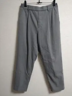 UNIQLOテーパードパンツタック付　M フォロー割り引き有り