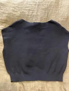 Rouge vif ネイビー ノースリーブニット 襟足リボン付き