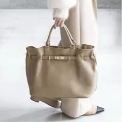 【美品】MILOS 金具付きショルダー　トートバッグ　2way ベージュ　レザー