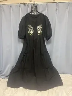新品Freadaブラック 花柄刺繍 チュニック 長袖定価16,000円 新品Freadaブラック 花柄刺繍 チュニック 長袖定価16,000円 - メルカリ