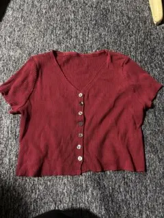 赤いリブ編み半袖トップス