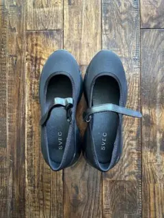 SVEC ブラック バレエシューズ ストラップ付き