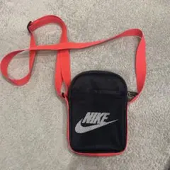 Nike メッシュ サコッシュ 黒/赤