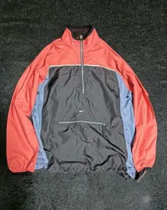 NIKE ナイロン アノラック ハーフジップ センタースウッシュ 刺繍ロゴ