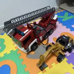 赤い消防車とショベルカーセット