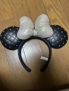 ディズニー カチューシャ 黒とシルバー