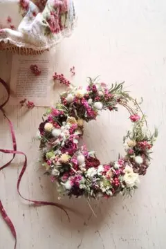 華やかな花々とアンティーク紫陽花の三日月リース ドライフラワーリース 母の日