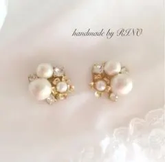 小花が可愛い＊ビジューピアスorイヤリング