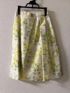 QUEENS COURT 花柄フレアスカート