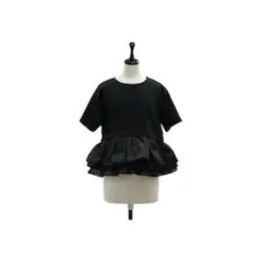[新品、未使用]フリル付きブラックTシャツ 半袖