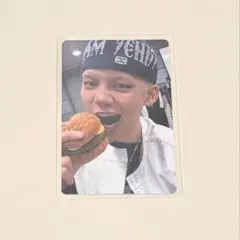 TREASURE ヒョンソク はぴだんぶい カフェ 東京 事前予約特典 トレカ