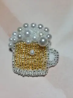 今から美味しい生ビール ブローチ　ビーズ刺繍ブローチ　ハンドメイド