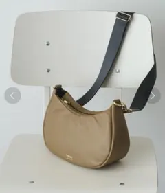 russet ハーフムーン　ショルダーバッグ キャメル　本革　レザー　モカのサムネイル