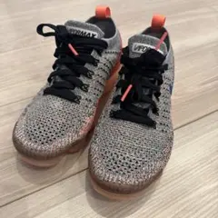 ナイキ　レディース　スニーカー