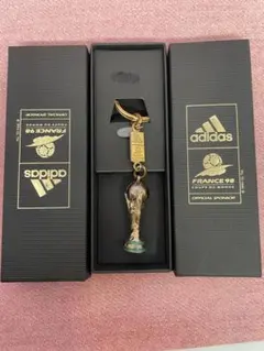 レア　ワールドカップ　France｀98 アディダス　キーホルダー　３個セットのサムネイル