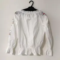 【MPS】ホワイト シャツ オフショルダー ブラウス 刺繍入り