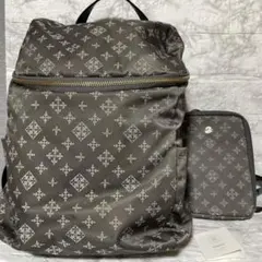 グレー ナイロン リュック 大容量