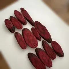 木製ビーズ 赤と黒の模様 12個セット