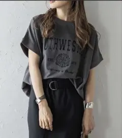 Bonjour sagan カレッジ刺繍ピグメントスウェットTシャツ