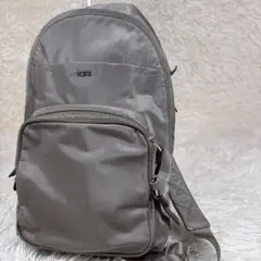 【美品✨】TUMI トゥミ ボディバッグ 斜め掛け ベージュ　Voyageur