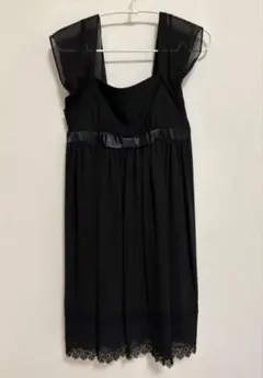 黒 パーティードレス