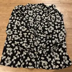 花柄フリル付き長袖シャツ