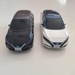 【匿名配送】Nissan Leaf ミニカー 2色セット※バラ売り不可