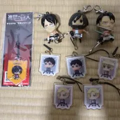 進撃の巨人　デフォルメフィギュア付きキーホルダーその他まとめ売り