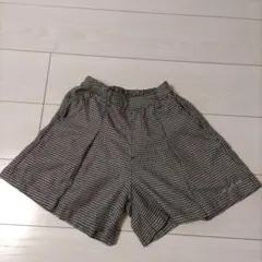 黒と白のチェック柄ショートパンツ