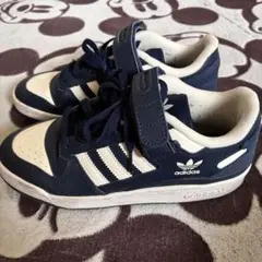 adidas FORUM LOW スニーカー ネイビー 24.5cmのサムネイル