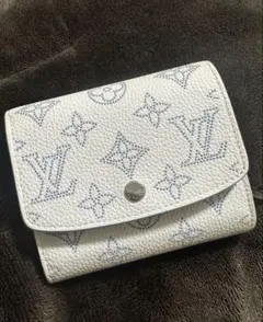 LOUIS VUITTON ルイヴィトン　マヒナ　財布のサムネイル