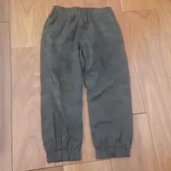 ユニクロ　カーキ迷彩防寒パンツ XS(95～110)