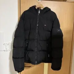 【クリーニング済】TOMMY HILFIGER ブラックダウン調ジャケット