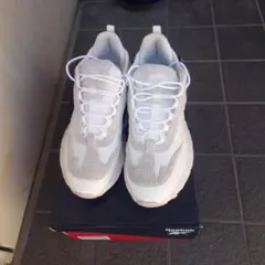 Reebok ホワイト スニーカー