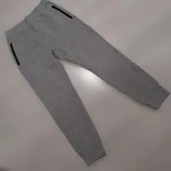 UNIQLO グレー スリムフィットパンツ 140センチ