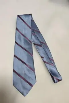 Yves Saint Laurent シルクネクタイ 水色と赤のストライプ