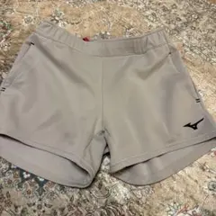 Mizuno グレー ショートパンツ