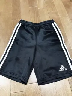 adidas 半ズボン 120cm 黒　キッズ