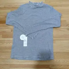 ストライプ柄フリルリブ編みタートルネック長袖Tシャツ　М　新品