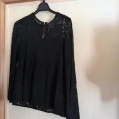 ブラックレース長袖トップス
