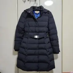 ネイビー ダウンジャケット