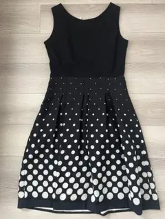 ワンピース ドット柄 水玉 ノースリーブ 袖なし リゾート モノトーン 白黒