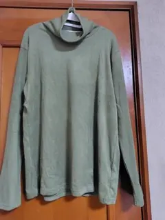 【新品】フリースタートルネック Tシャツ　オリーブグリーン LL　男女兼用